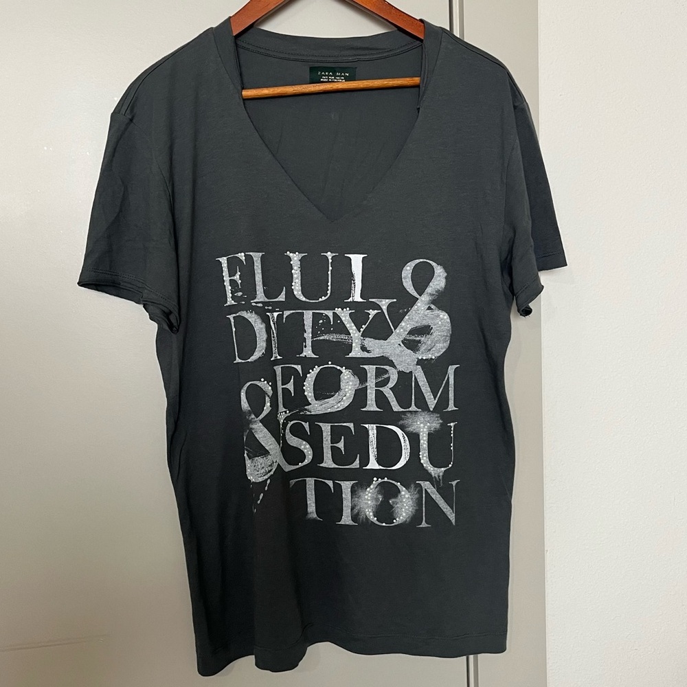 ☀️ ZARA Men’s Summer T-Shirt Sz Large Slim Fit
Lightweight